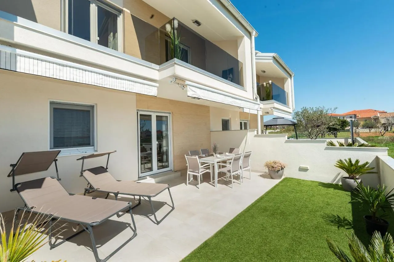 Beachfront Reiterer Villa V1 With Jacuzzi 30 Meters From The Beach - Crowonder Luxury Rent Privlaka  0*, Privlaka (Zadar) Croatia