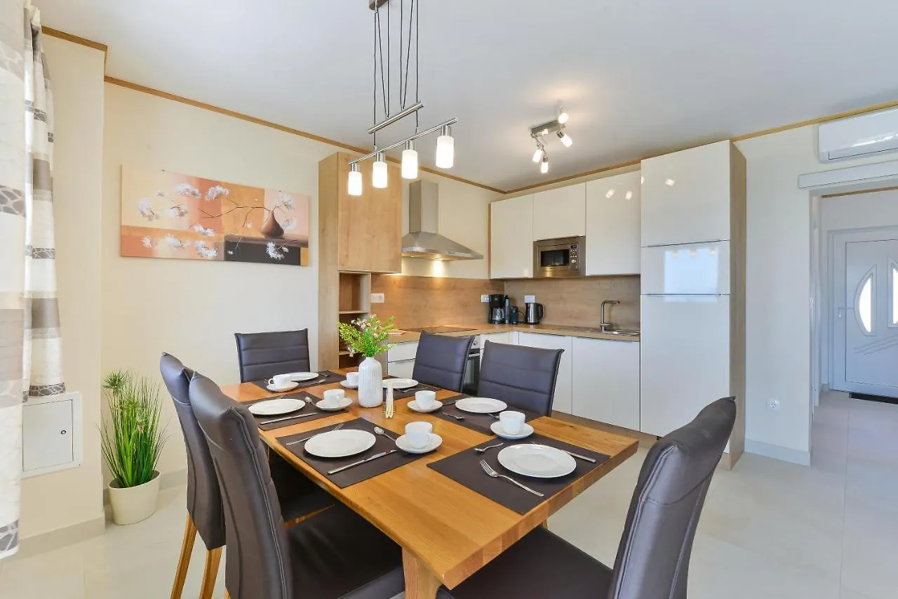 Beachfront Reiterer Villa V1 With Jacuzzi 30 Meters From The Beach - Crowonder Luxury Rent Privlaka  Croatia