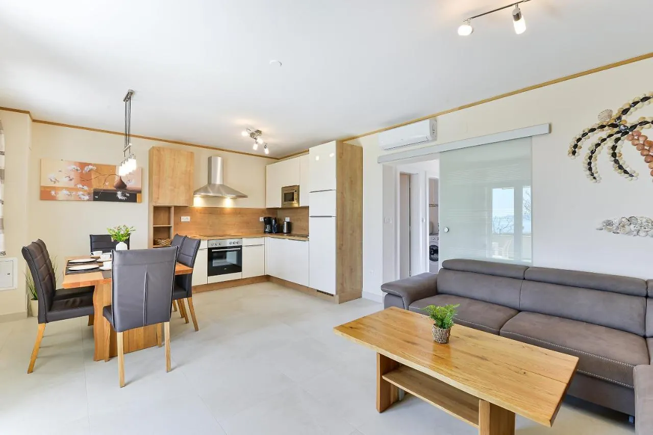 Beachfront Reiterer Villa V1 With Jacuzzi 30 Meters From The Beach - Crowonder Luxury Rent Privlaka  0*, Privlaka (Zadar) Croatia