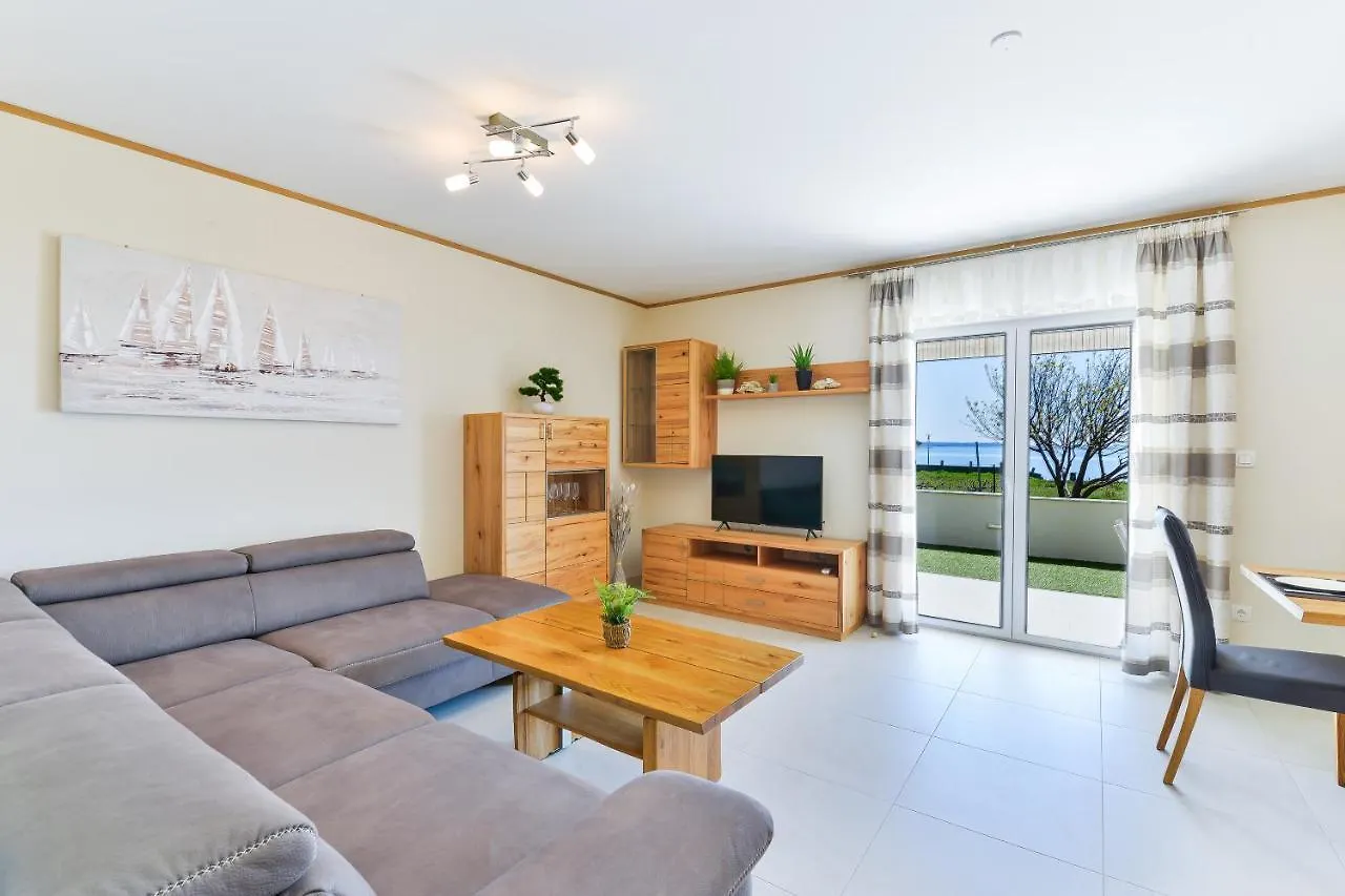 Beachfront Reiterer Villa V1 With Jacuzzi 30 Meters From The Beach - Crowonder Luxury Rent Privlaka   Privlaka (Zadar)