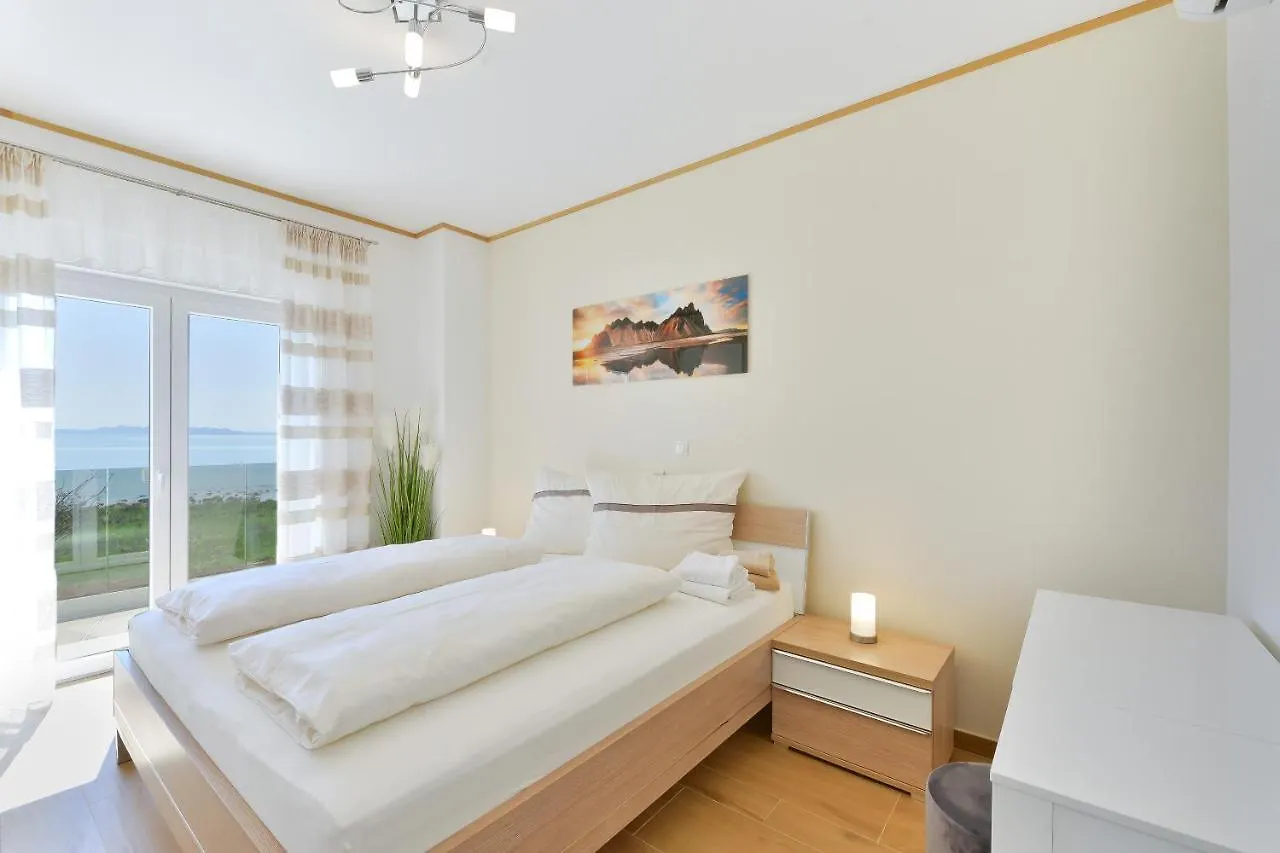 Beachfront Reiterer Villa V1 With Jacuzzi 30 Meters From The Beach - Crowonder Luxury Rent Privlaka