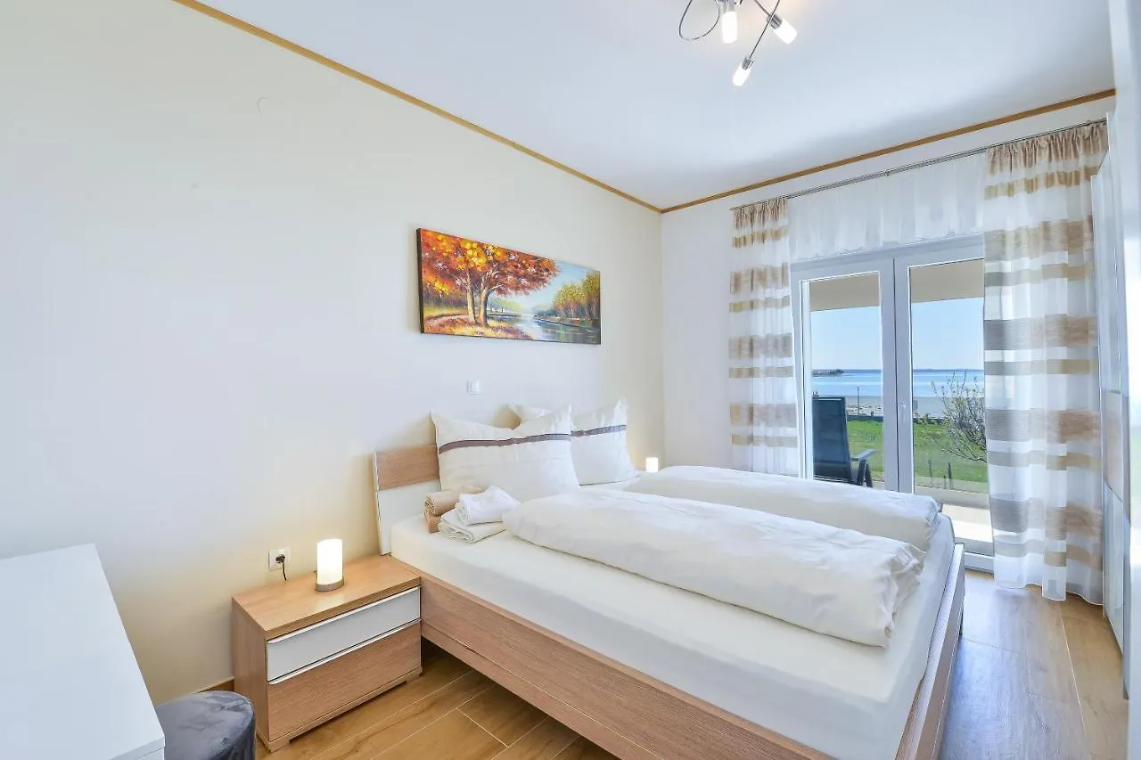 Beachfront Reiterer Villa V1 With Jacuzzi 30 Meters From The Beach - Crowonder Luxury Rent Privlaka  Privlaka (Zadar)